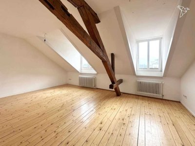 A-LAGE ⭐⭐⭐ Sanierte Dachgeschosswohnung mit Altbaucharme in Heidelberg!