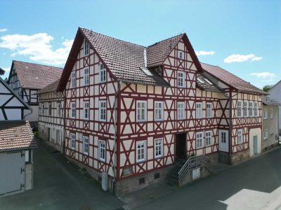 Beeindruckendes Wohn- und Geschäftshaus in guter Lage von Eschwege-Niederhone