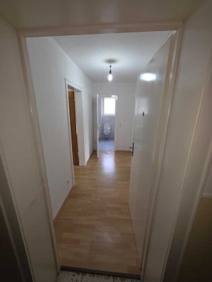 Freundliche und gepflegte 2,5-Zimmer-Dachgeschosswohnung in Mülheim an der Ruhr