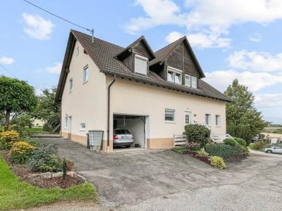 Gepflegtes Zweifamilienhaus mit Garage in idyllischer Lage von Westhausen-Lippach