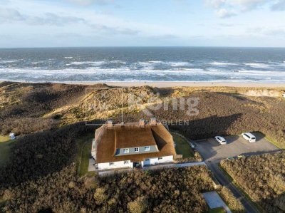 AM STRAND: DG-WHG. IN 1. MEERESREIHE