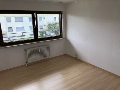 Freundliche 2-Zimmer-Wohnung mit Balkon und EBK in Winterbach