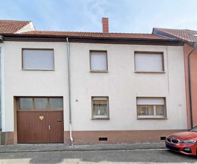 2-Familienhaus mit Garten und Garage