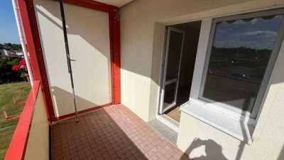 Erstbezug nach Komplettsanierung !!! Werdau-West, 3-Zi.-Whg. mit Balkon und Einbauküche