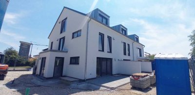 In Kürze bezugsfertig, hochwertiges Neubau REH Nähe Erding, Provisionsfrei