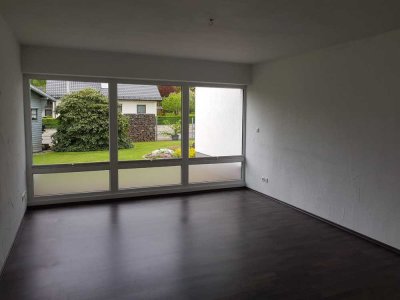 Schöne 4-Zimmer-Wohnung mit Terrasse und EBK in Neu-Listernohl