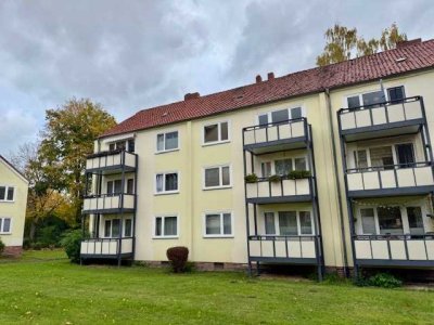 Für Sie in der Renovierung: helle 3-Zimmerwohnung mit großem Balkon in Gebhardshagen