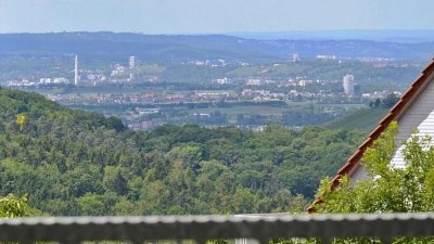 Großzügige 3 1/2 Zimmer-EG-Wohung mit EBK u. Balkon in Winnenden (Teilort)