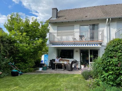 renoviertes, hochwertig ausgestattetes Einfamilienhaus mit grünem Garten