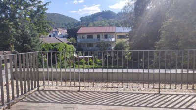 Stilvolle 2-Zimmer-plus Küche/Bad-Wohnung mit Terrasse in Dossenheim