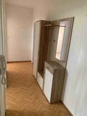 Freundliche und sanierte 2-Zimmer-DG-Wohnung in Weiden