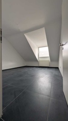 Moderne, frisch sanierte Dachgeschosswohnung im Herzen von Beuel
