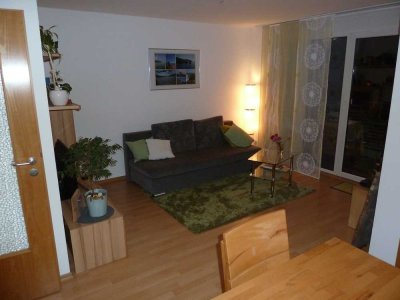 Helle 2 Zimmer Wohnung 47qm 1. OG RV-Ost, Süd-West Balkon