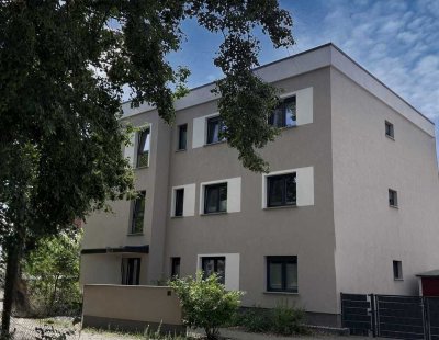 Vermietete Vierraum-Wohnung mit Hausgarten und zwei Stellplätzen
