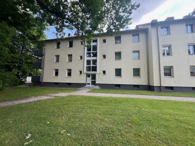 Schildesche: Gut geschnittene, lichtdurchflutete 2-Zimmer-Wohnung m. EBK & Balkon in parknaher Lage