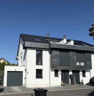 Moderne Doppelhaushälfte in Höhenlage von Siegburg zu vermieten