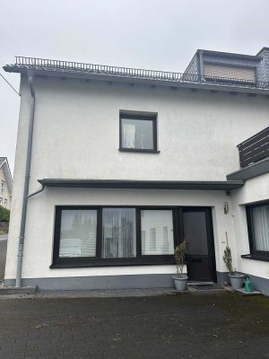 Schönes Appartement, eigener Eingang , Parkplatz vor der Tür, sehr ruhige Lage