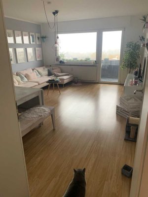 Modernisierte 2-Raum-Wohnung mit Balkon und Einbauküche in Idstein-65510