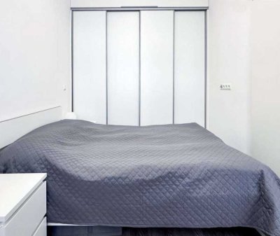 Freundliche und modernisierte 2-Raum-Wohnung mit Balkon und Einbauküche in Osthofen