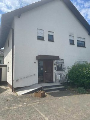 Vollständig renovierte 2,5-Raum-Wohnung mit Terrasse und Garten in Seckenheim
