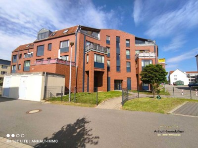 Lichtdurchflutete Dachgeschosswohnung mit Einbauküche