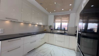 Modernes Reihenendhaus in ruhiger Lage