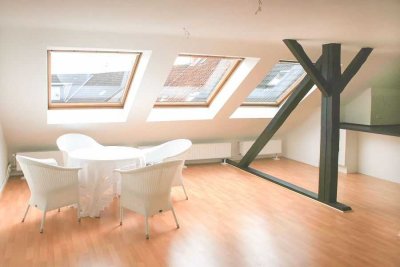 Sonnige Dachgeschosswohnung in der City von Hildesheim!