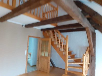 Freundliche 2-Zimmer-Maisonette-Wohnung mit Balkon und EBK in Görlitz