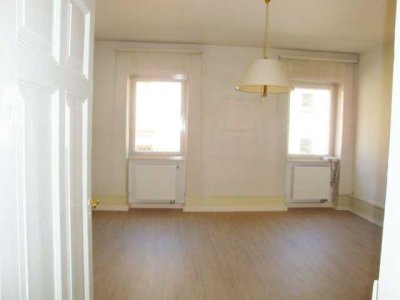 Gepflegte 3-Zimmer-Altbauwohnung in Karlsruhe-Südstadt! Garage möglich!