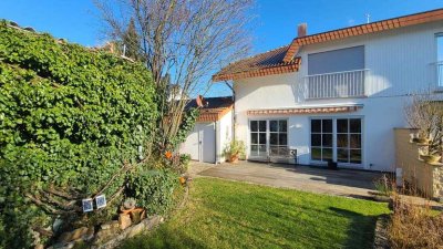 Ruhige DHH mit sonnigem Garten, Garage und großem Keller