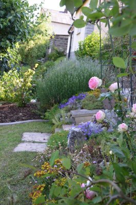 Schöne DHH mit Garten, gut angebunden