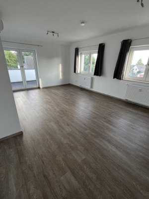 W02: Hochwertige 2 Zimmer Wohnung mit Balkon, Klimaanlage + Keller