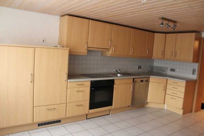Schöne 2-Zimmer Einliegerwohnung mit überdachter Terrasse in verkehrsgünstiger Lage an Einzelperson