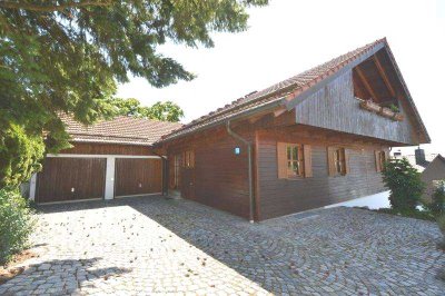 6-Zi.-Holz-EFH mit Südterrasse, Wintergarten, 2 Balkonen u. Blick ins Grüne in der Gmd. Lappersdorf