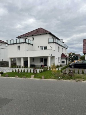 Neuwertige Wohnung mit drei Zimmern und Balkon in Bovenden
