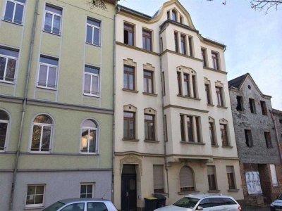 Schöne möblierte und geräumige 2 Zi.-Wohnung mit Balkon in zentraler Lage