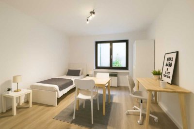 Möblierte, frisch sanierte 1-Zimmer-Wohnung mit kleiner Terrasse in Toplage in Aachen