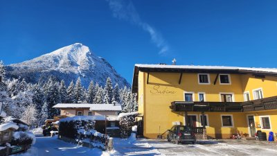 Sonnige 3- Zimmer Wohnung mit großzügigem Souterrain am Fuße der Hohen Munde