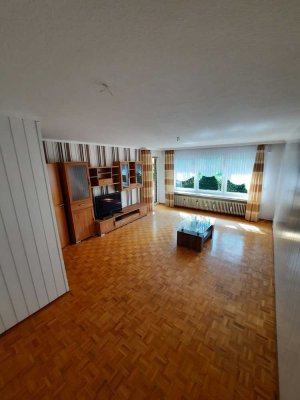 Schöne und gepflegte 3-Raum-Wohnung mit Balkon und Einbauküche in Stadthagen