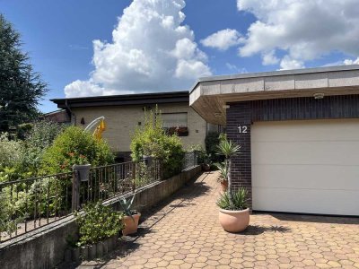Freistehendes  Einfamilienhaus mit Einliegerwohnung in Baunatal