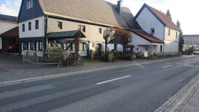 Verkaufe  2 Stück  Einfamilien sowie 1 Stück  5 Familien Häuser  1Stück Mehrzweckhalle zum Top Preis