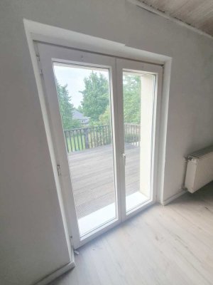 Schöne 5-Zimmer-Wohnung mit Dachterrasse und Garage
