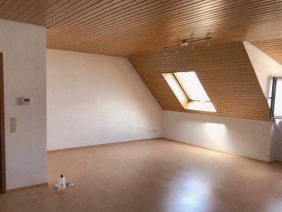 Gemütliche 2 ZKB Dachgeschoss-Wohnung, zentral und ruhig gelegen in LD-Stadt
