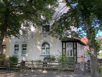 Schöne Erdgeschosswohnung mit Gartenanteil und Stellplatz
