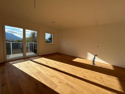Traumhafte 2 Zi-Wohnung mit großem Balkon, Neubau Erstbezug