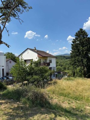 Einfamilienhaus mit großem Grundstück und stabiler Mietein-nahme in Toplage von Bad Soden