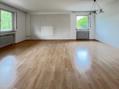 Bezugsfreie 3-Zi.-Mietwohnung mit Aufzug und Stellplatz am Rande der Biberacher Innenstadt.