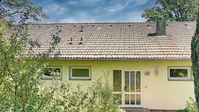 Großzügiges Anwesen mit Traumaussicht auf Fels gebaut!