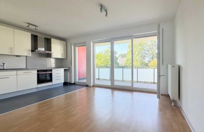 Renovierte 2-Zimmer-Wohnung mit EBK und Balkon in ruhiger Lage