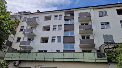 *Helle3 Zi-Whg mit Charme , 1.OG, großer Balkon, zentral KA-Mühlburg*